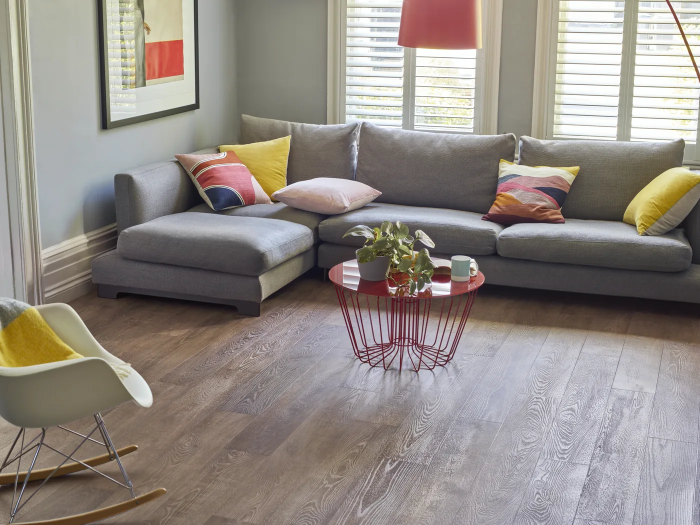 Salon au sol Amtico Carriage Oak posé en lames stripwood