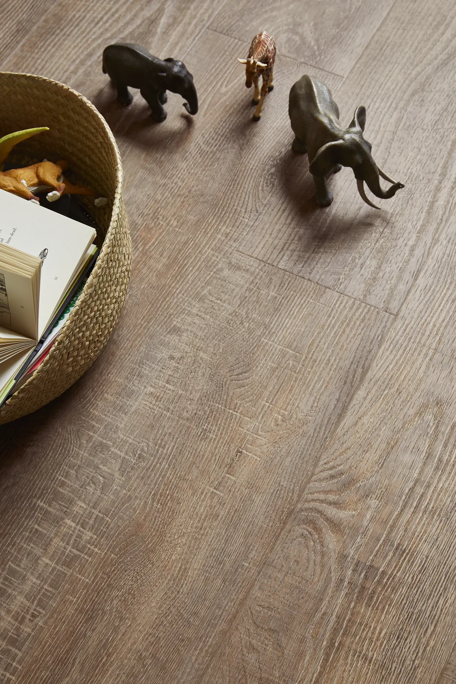 Détail du décor Amtico Malthouse Oak, lames stripwood