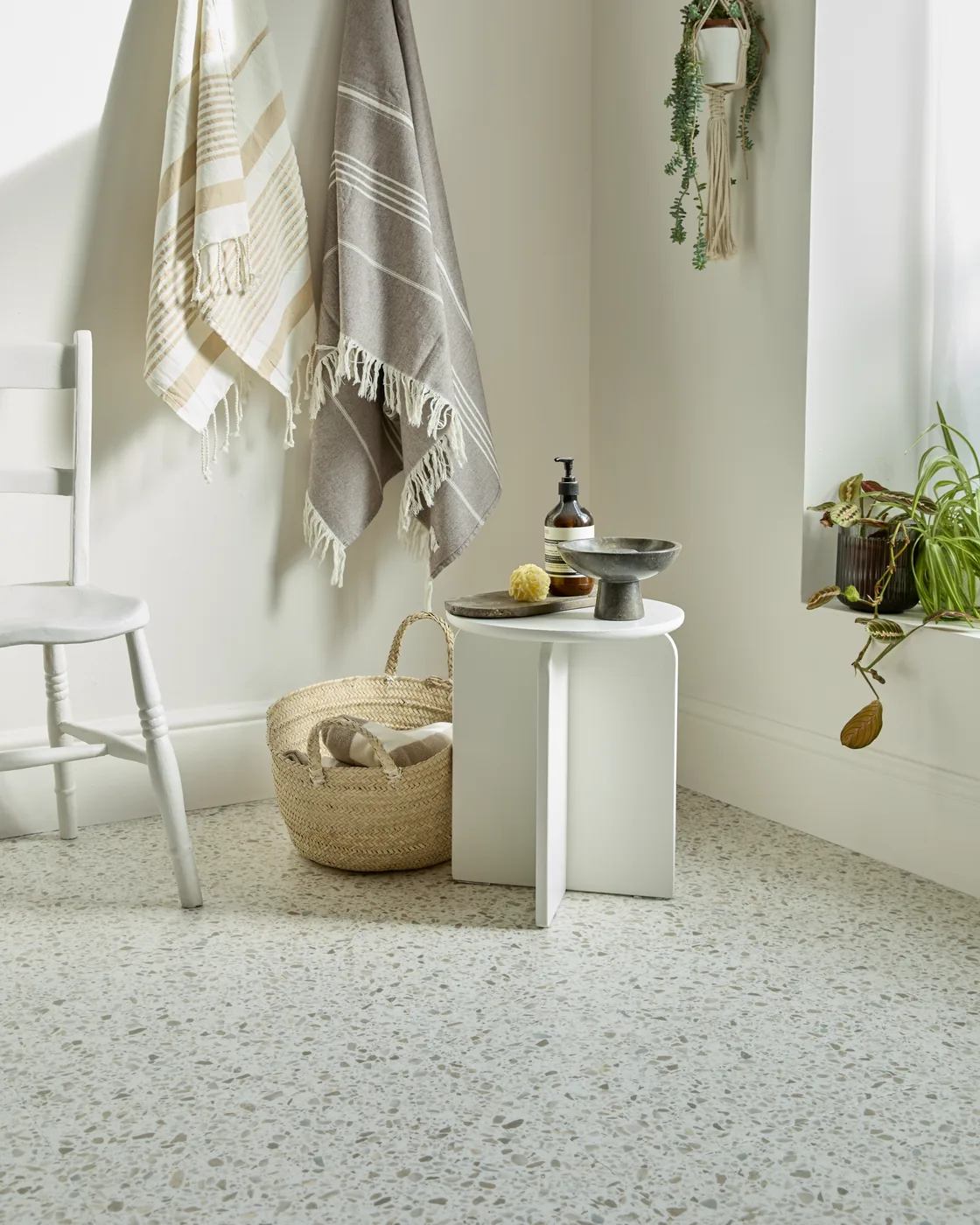 Chambre au sol Amtico Paloma, dalles 18x18 effet terrazzo