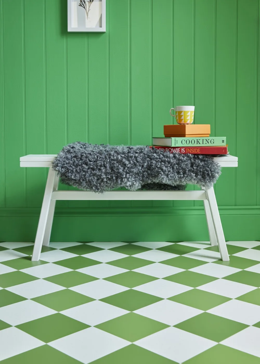 Détail d’un damier Amtico Glint Orb et Dublin Check, vert et blanc